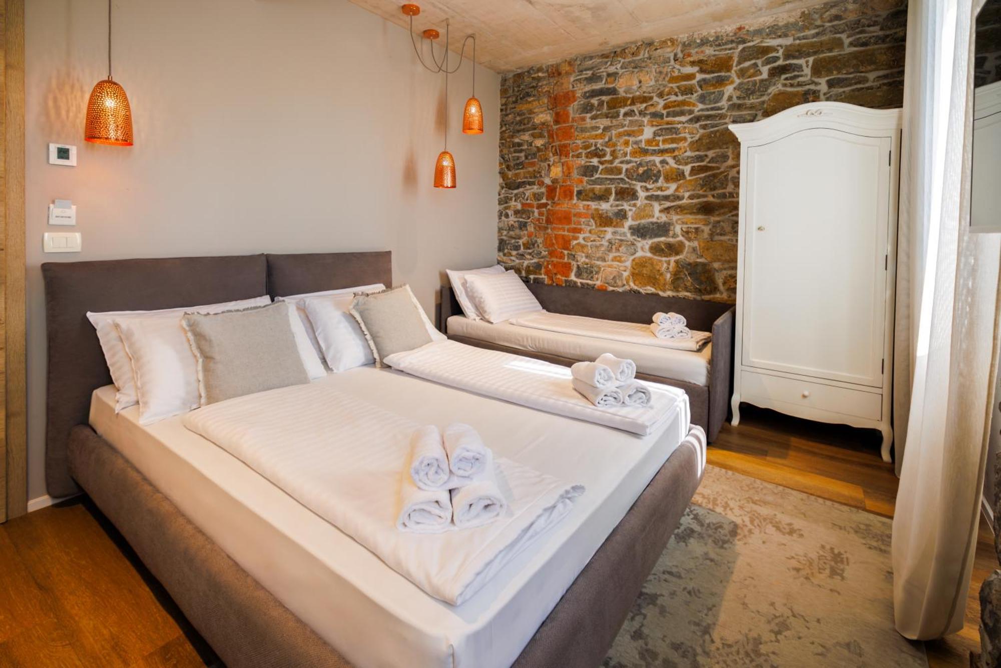 Hotel Robida &